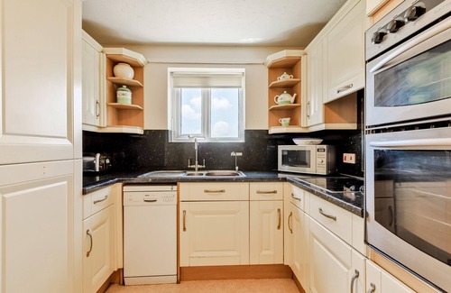 Crewkerne Cottage | DOWNSIDE, pet friendly, with open fire in Mosterton