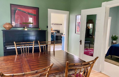 York Apartment | Downstairs Thevictorian Downtown and Dog-friendly