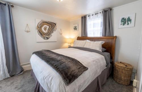 Rapid City Apartment | Downtown 1 Bedroom Charmer - Walk, Bike, Enjoy!