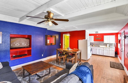 Southside House | Downtown 1 Bedroom w/Hot Tub, A/C & Sleeps 4
