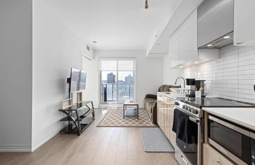 Garden District House | Downtown 2 bedroom Condo with Private Balcony