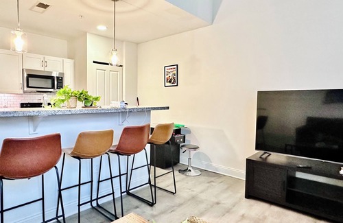 Market East District Apartment | Downtown 2 bedroom Oasis with free parking