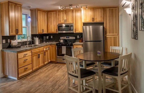 Nevada City House | Downtown 2 Bedroom 1 Bath Downstairs Suite B