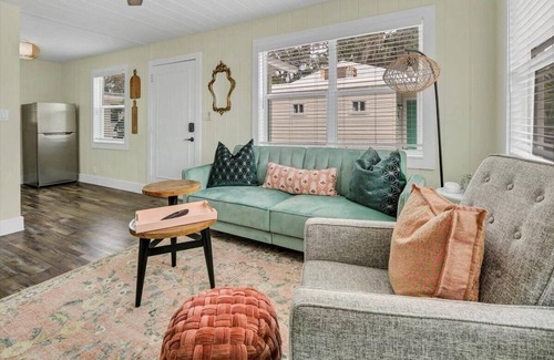 Safety Harbor House | Downtown 2BR Haven | Coastal Air + Quick Wi-Fi
