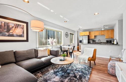 Downtown Seattle Apartment | Downtown 2BR Penthouse with Prime Location & Views