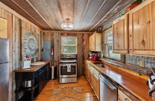 Blowing Rock House | Downtown 3 BR Fenced yard-Pets OK