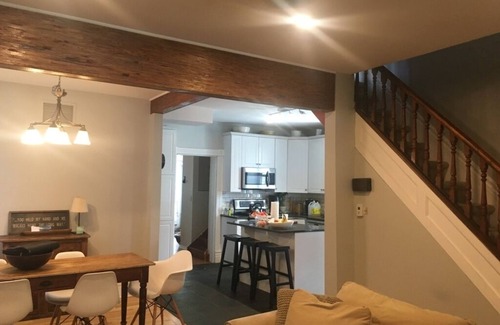 Collingwood House | Downtown 4 bedroom house