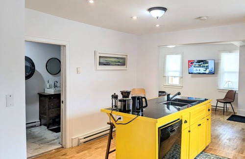 Fredericton House | downtown 4 bedroom 2 Bath
