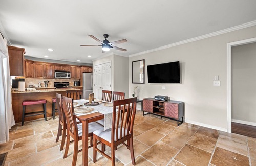 Sylvan Hills House | Downtown & Airport 10 Min—Stay at The Rhitreat!