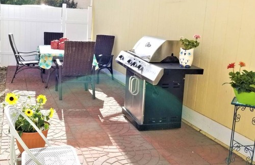 Alamosa House | Downtown Alamosa 3 Bedroom 2 Bath Home
