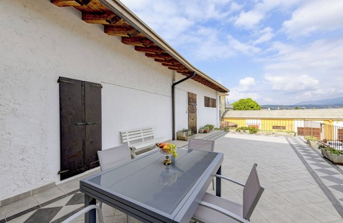 Moniga del Garda Apartment | Downtown Apartment