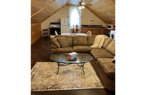 St. Albans Apartment | Downtown Apartment