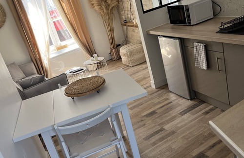 Crepy-en-Valois Apartment | Downtown apartment