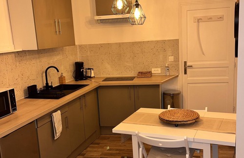 Crepy-en-Valois Apartment | Downtown apartment