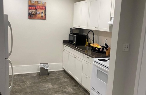 Bowmanville Apartment | Downtown Apartment 6-7 People