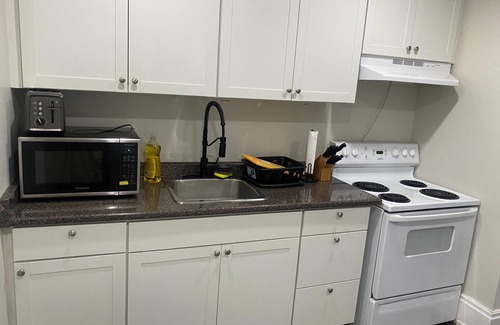 Bowmanville Apartment | Downtown Apartment 6-7 People