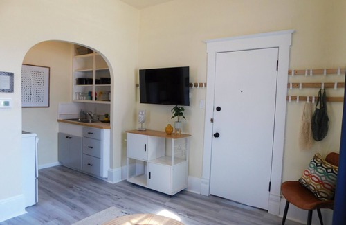 Lewistown Apartment | Downtown Apartment! Private Parking & Monthly Rates