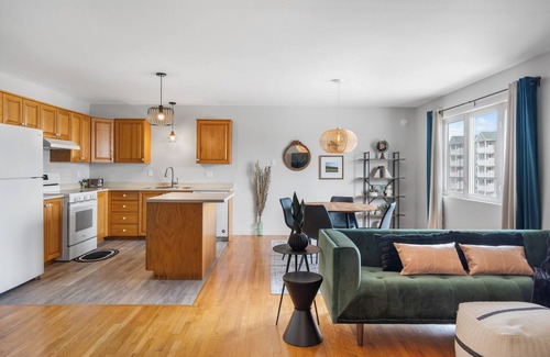 Moncton Apartment | Downtown Apt w/Free parking and AC