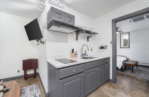 Central City Apartment | Downtown+Art+Music+Cozy Vibes+Min2Beach+Walkable