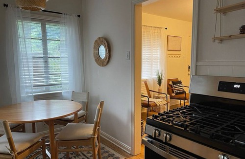 Westfield House | Downtown ATX! Deep Eddy Bungalow #B