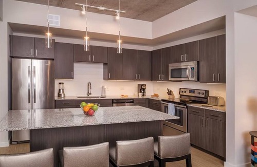 West End Apartment | Downtown Austin 1 Bedroom DLX