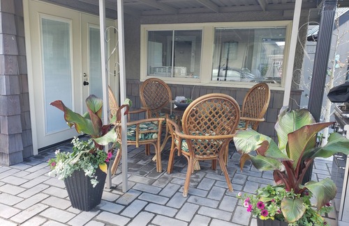 South Central House | Downtown Beach Charming Heritage Beach House nLicence #4083434