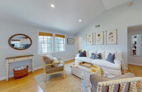 West Yarmouth Apartment | Downtown Beach Cottage