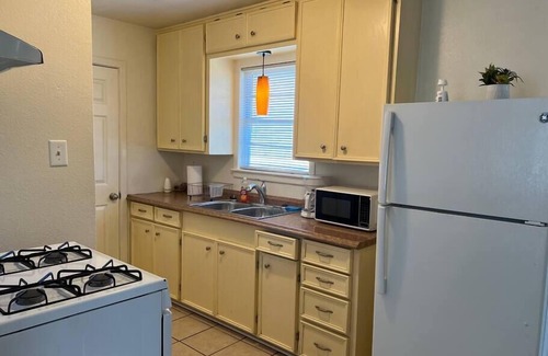 Del Mar Condo | Downtown/Beach Unit #3, Laundry/Desk