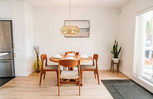 South Central House | Downtown Beachhouse!