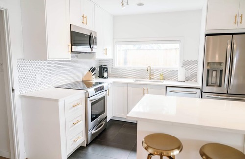 South Central House | Downtown Beachhouse!