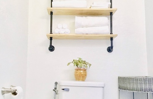 Alta Vista Apartment | Downtown Boho Garden Suite, 10 minutes to Lido beach