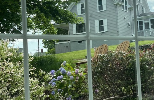 Boothbay Harbor House | Downtown Boothbay Harbor, 2-Story Cottage