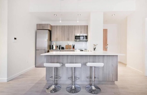 Chinatown Apartment | Downtown Boston 2BR | Steps from T | Full Kitchen | by GLS