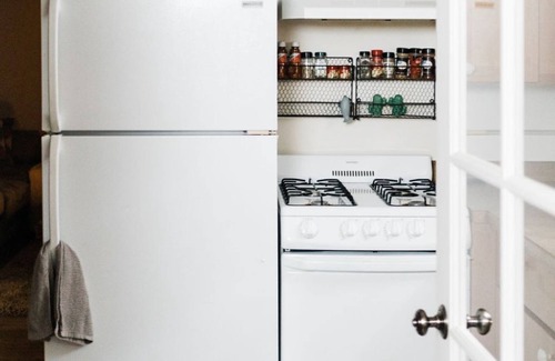 Downtown Bozeman Apartment | Downtown Bozeman Bungalow - 2 blocks from Main St.