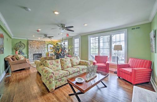 Downtown Branson House | Downtown Branson Home with Pool Near The Landing!