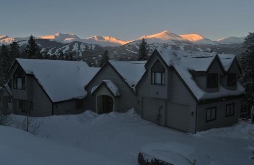 Weisshorn House | Downtown Breckenridge ski home