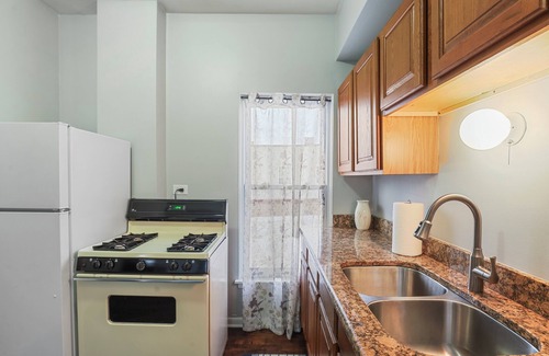 Brookfield Apartment | Downtown Brookfield Haven