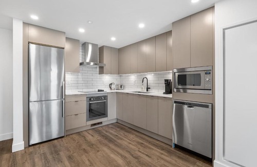 Downtown Kelowna Apartment | Downtown Brooklyn - Brand New Luxury Condon
