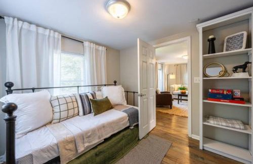 Athens House | Downtown Bungalow