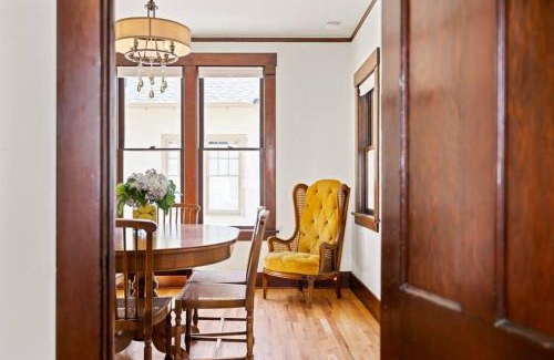 East End House | Downtown Bungalow with Geothermal Hot Spring