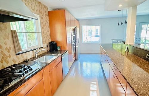 Laurel Park House | Downtown Burns Court Oasis!