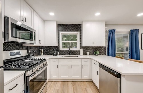 Original Town House | Downtown Carrollton Home