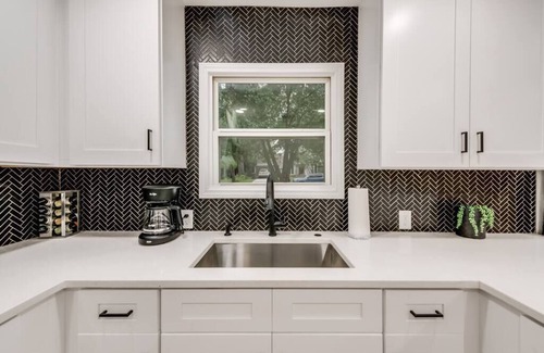 Original Town House | Downtown Carrollton Home
