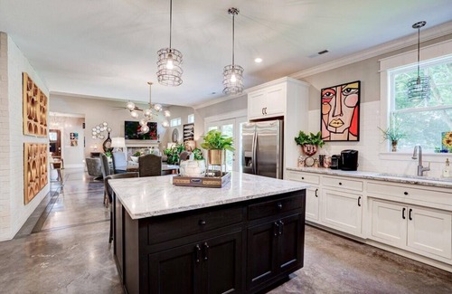 Downtown House | DOWNTOWN CASA KINCANNON, TOP 10 LUXURY, HGTV FIXER TO FABULOUS BUILT, Bikers!