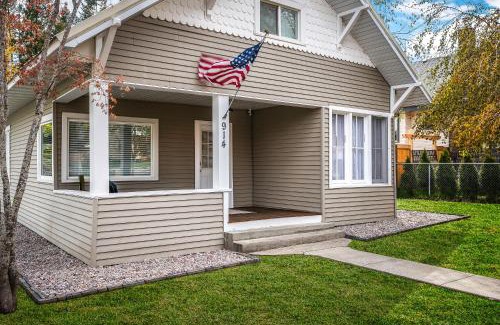 Garden District House | Downtown CDA 3BR 2B with Workspace 8 guests