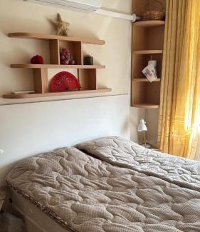 Kazanlak Apartment | DOWNTOWN Central Apartment Guesthouse with Full Kitchen, Panoramic Views, Self Check-in & Free Parking, Kazanlak Best!