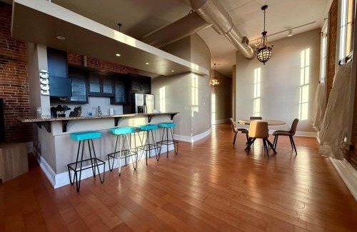 Cedar Falls Community Main Street Apartment | Downtown CF Retreat, King Beds, Brewery Below!