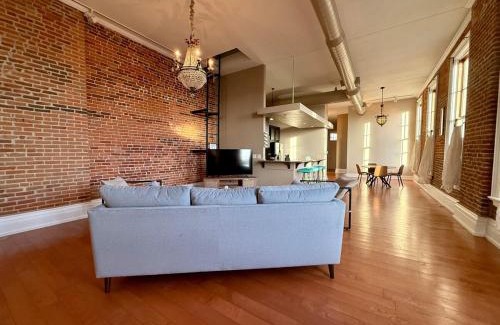 Cedar Falls Community Main Street Apartment | Downtown CF Retreat, King Beds, Brewery Below!