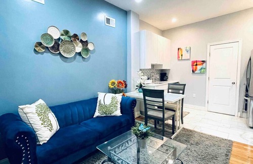 Center City Apartment | Downtown City Hall near Rittenhouse Square 1 BD