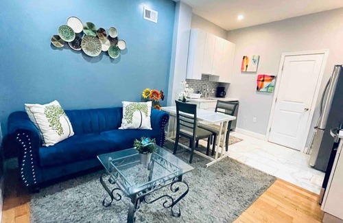 Center City Apartment | Downtown City Hall near Rittenhouse Square 1 BD